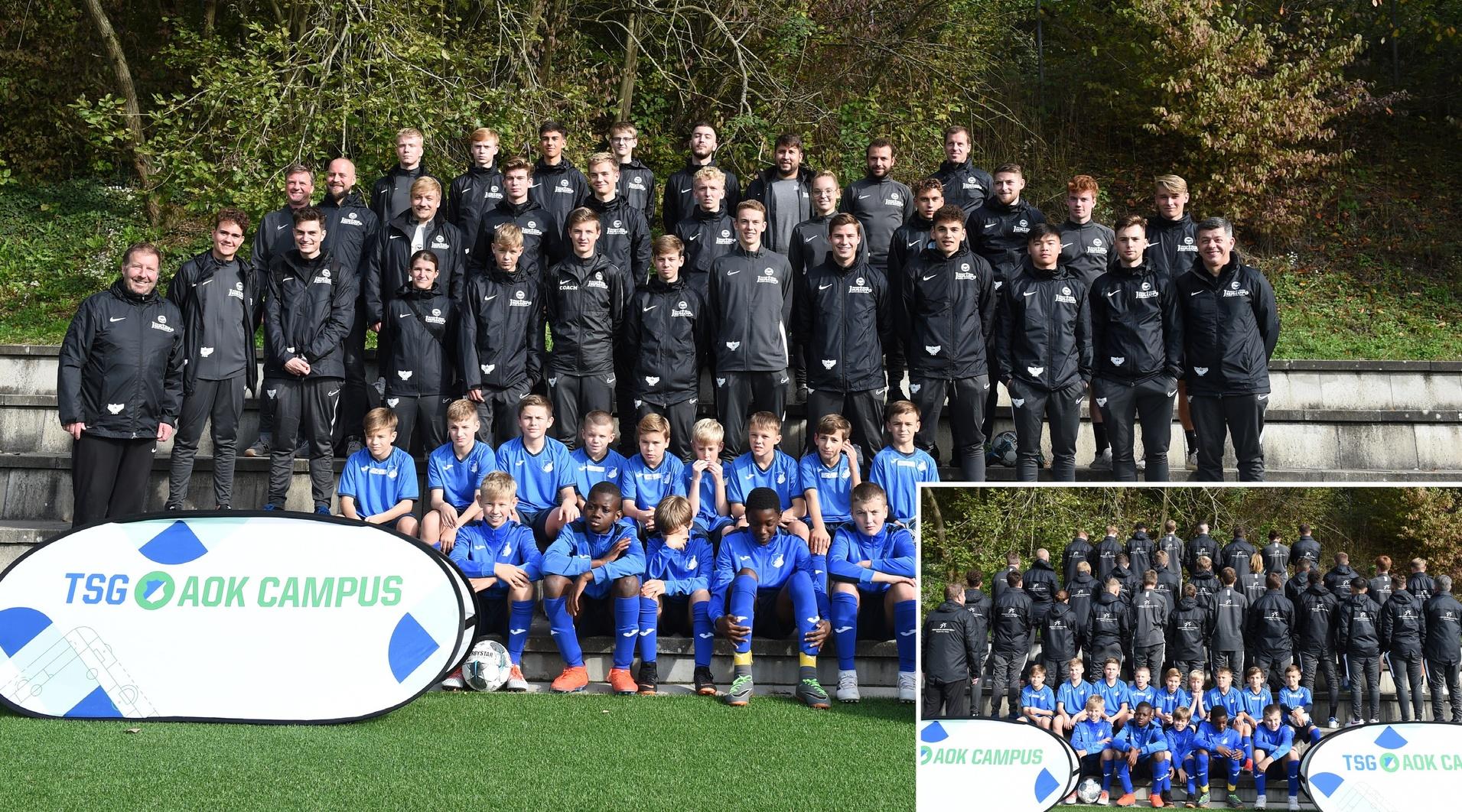 Gruppenfoto von Spielern und Trainern des TSG AOK Campus auf einem Sportgelände, mit Banner im Vordergrund.