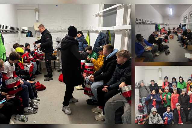 Jugendliche in einer Umkleidekabine sitzen auf B&auml;nken, einige ziehen Sportkleidung an oder unterhalten sich.