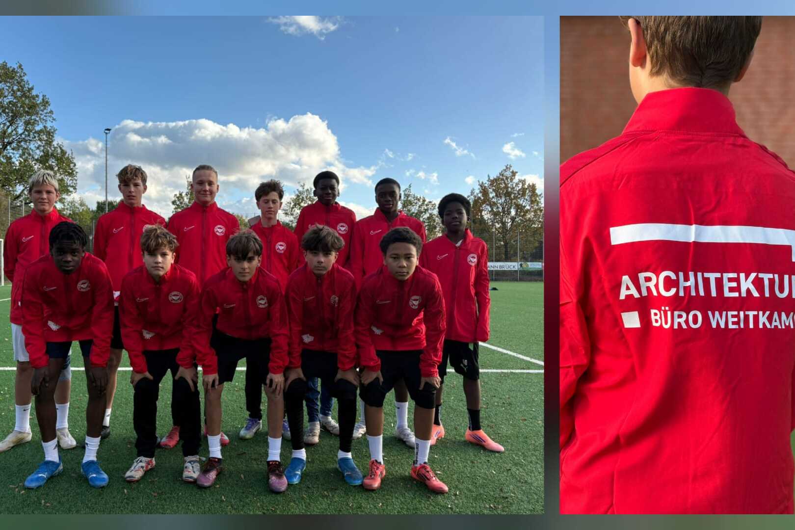 Mannschaft von Jugendlichen in roten Trainigsshirts auf einem Fu&szlig;ballfeld, mit einem Detailansicht des Logos auf einem Shirt.