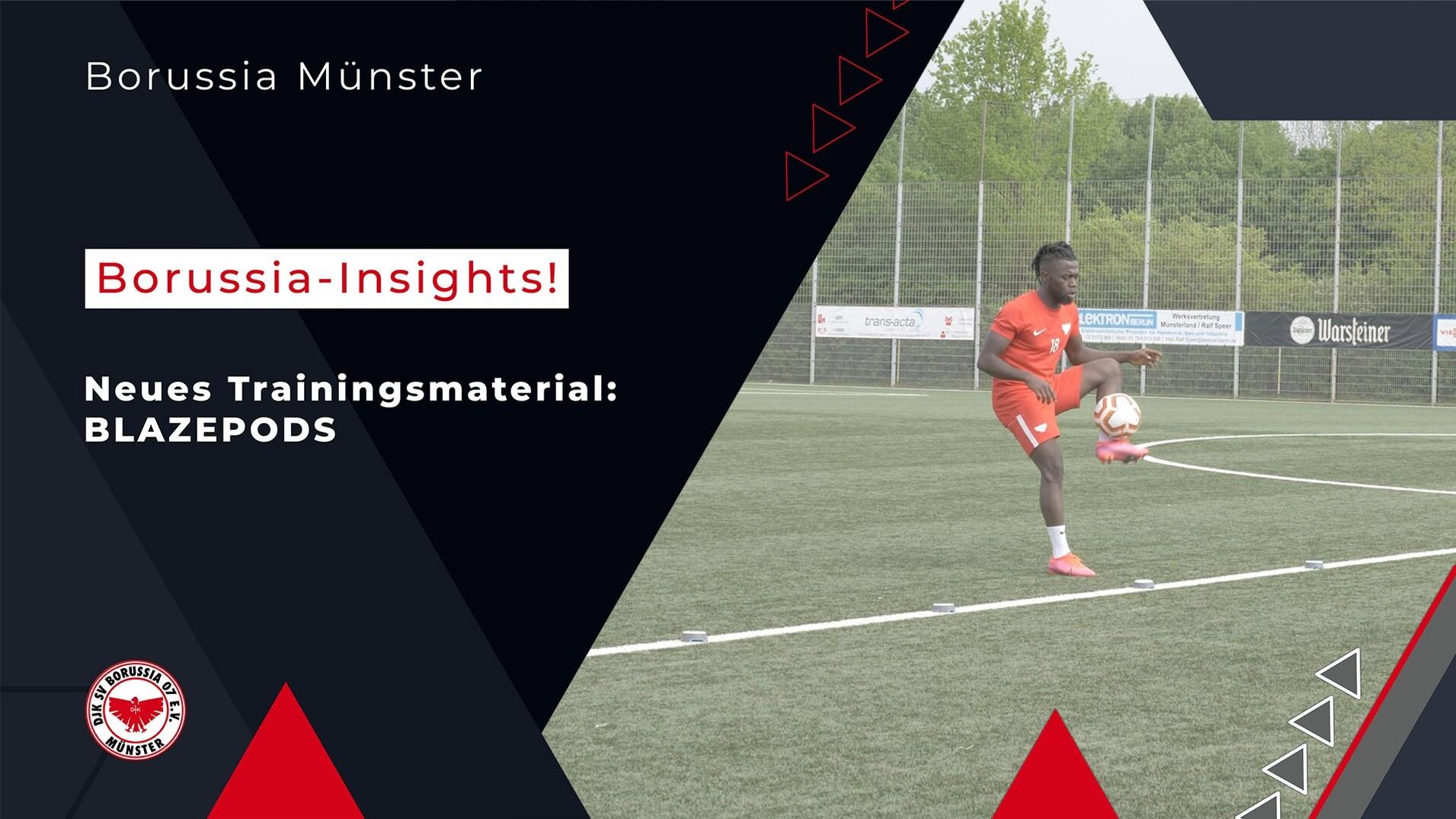 Fußballspieler trainiert auf einem Sportplatz mit Blazepods. Im Hintergrund sind Spielfeldmarkierungen und Netze sichtbar.