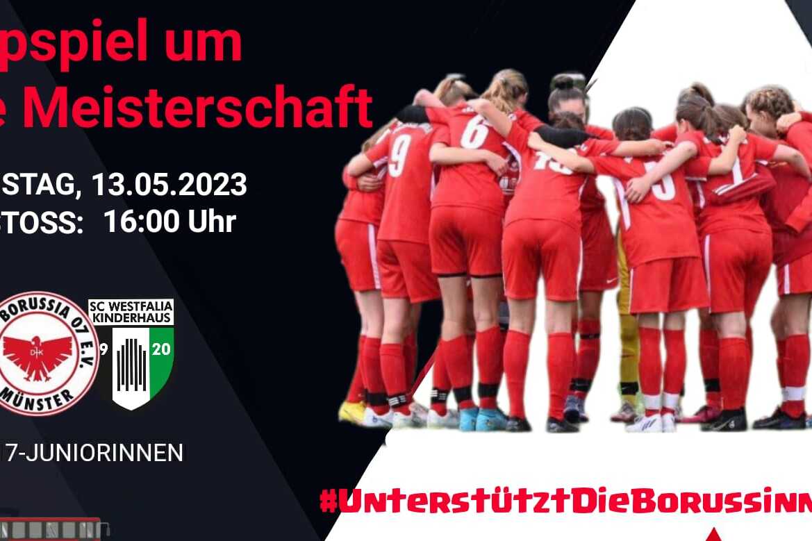 Mannschaft von M&auml;dchen in roten Trikots umarmt sich, w&auml;hrend ein Spiel um die Meisterschaft angek&uuml;ndigt wird.