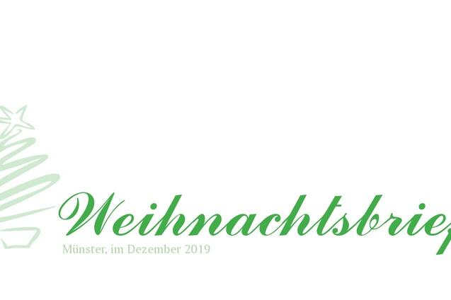 Grafik eines Weihnachtsbriefs mit geschwungenem Text und einem stilisierten Weihnachtsbaum in Gr&uuml;n.